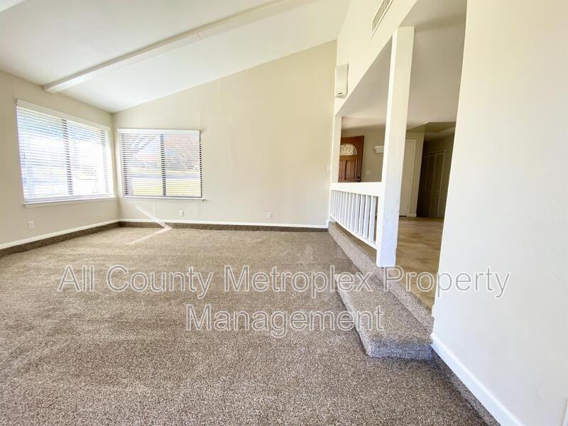 1700 Crystal Way - Photo 2 of 13