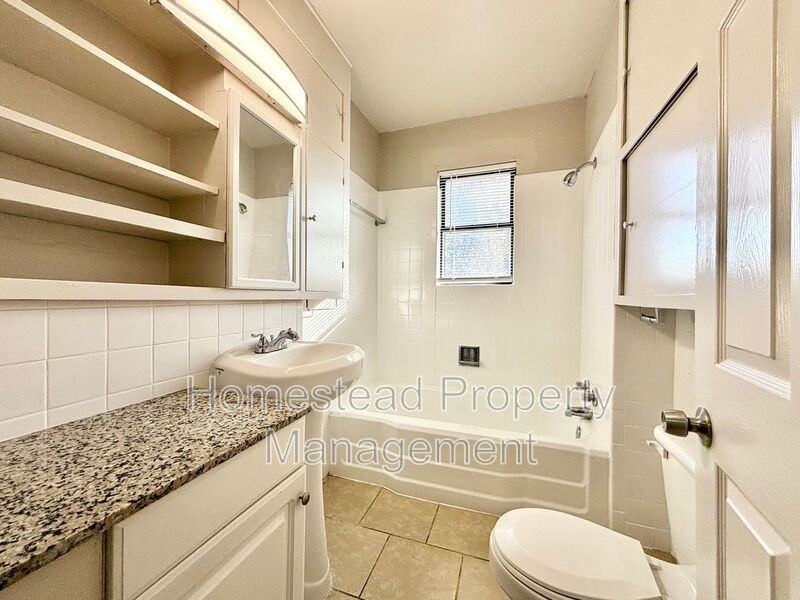 1524 Ne 29th St - Photo 6 of 15