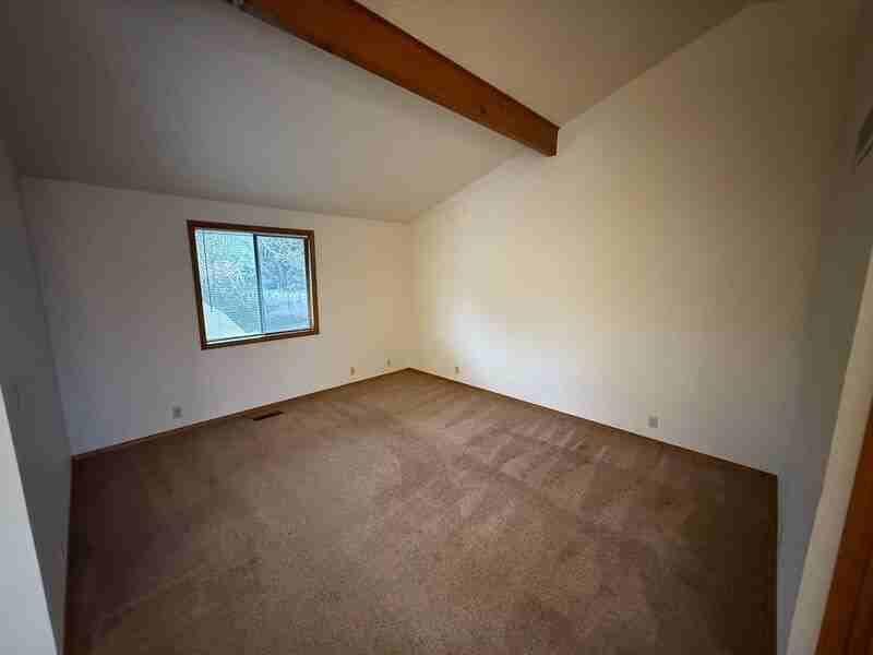 1445 Woodside Ct Se - Photo 3 of 23