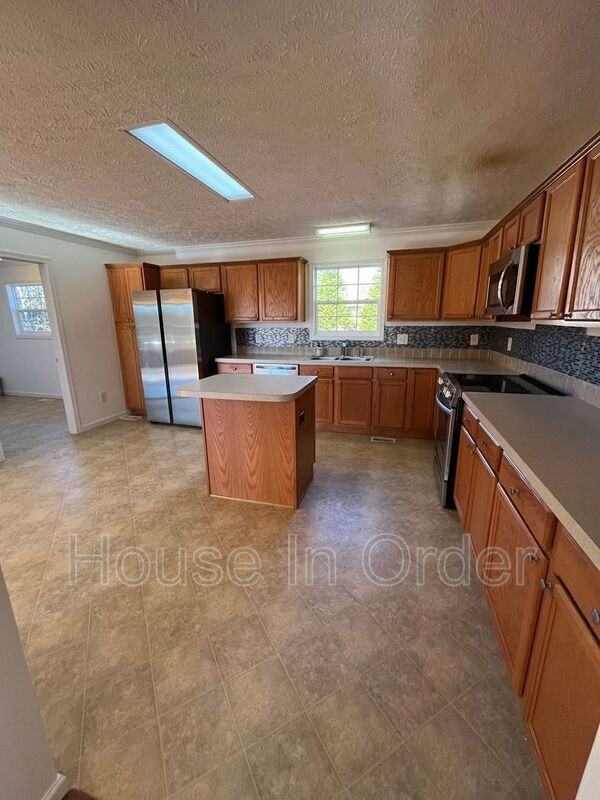 40 Wildwood Park - Photo 6 of 18