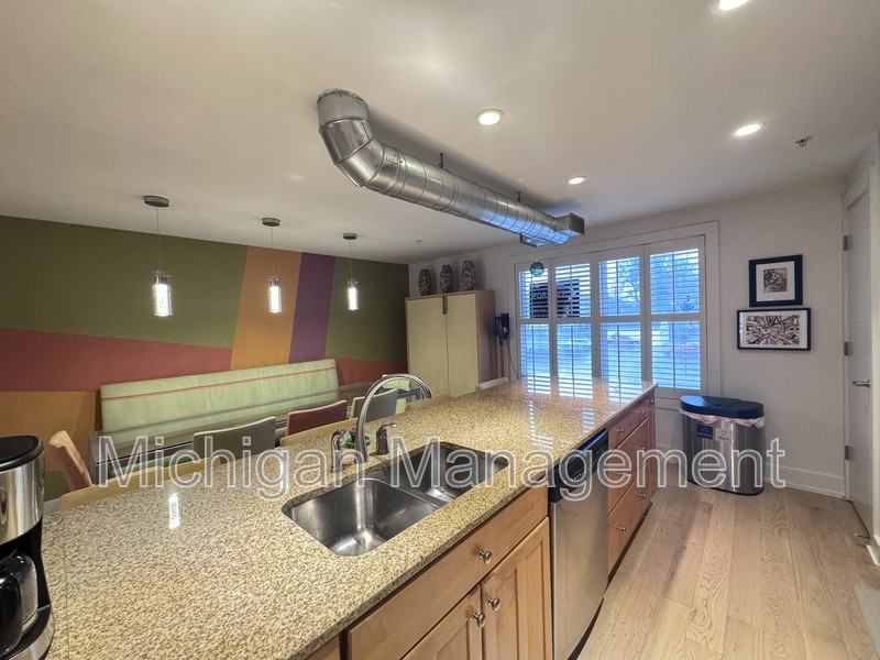 674 Wmile Rd 4B - Photo 2 of 38