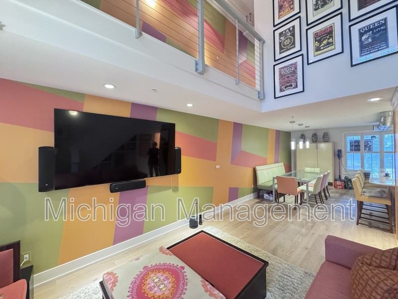674 Wmile Rd 4B - Photo 7 of 38