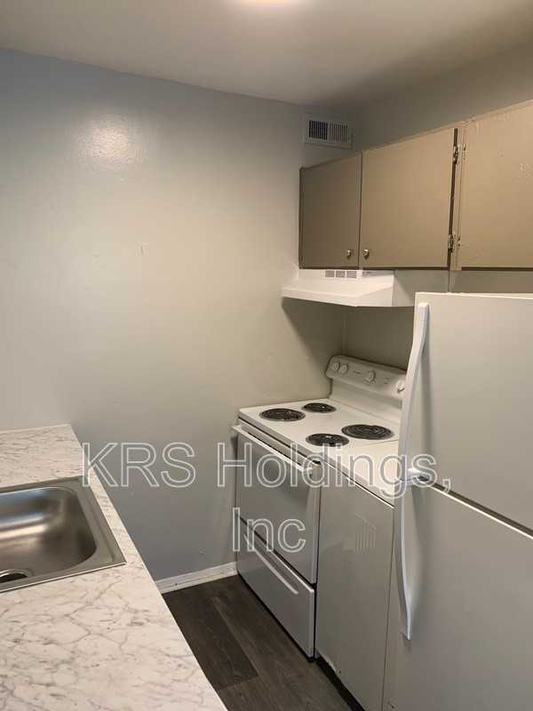 1211 Nelson St #A - Photo 3 of 13