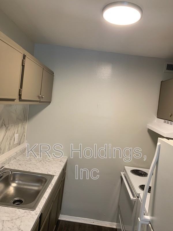 1211 Nelson St #A - Photo 4 of 13