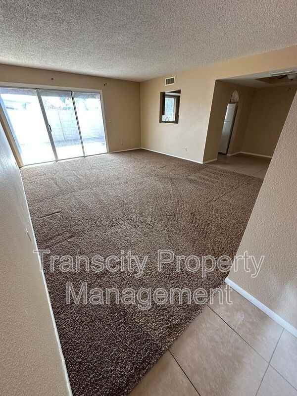 743 W Fordham Dr - Photo 6 of 10