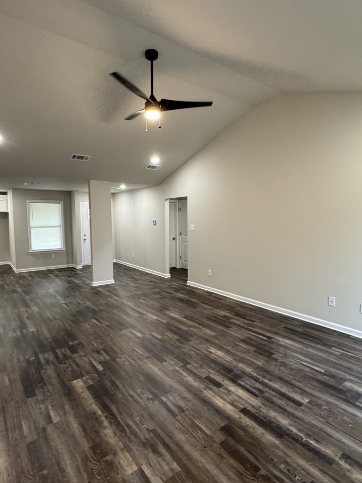 18 Edward Dr - Photo 3 of 30