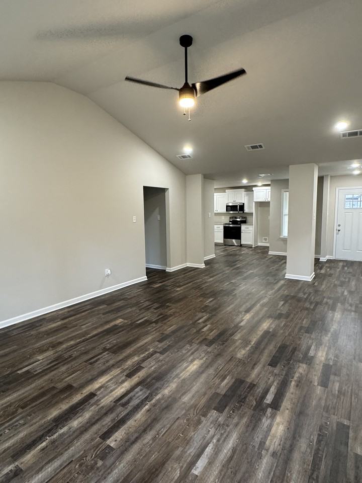 18 Edward Dr - Photo 5 of 30