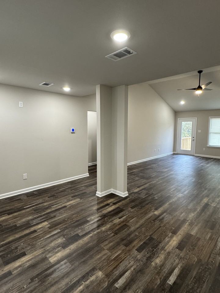 18 Edward Dr - Photo 4 of 30