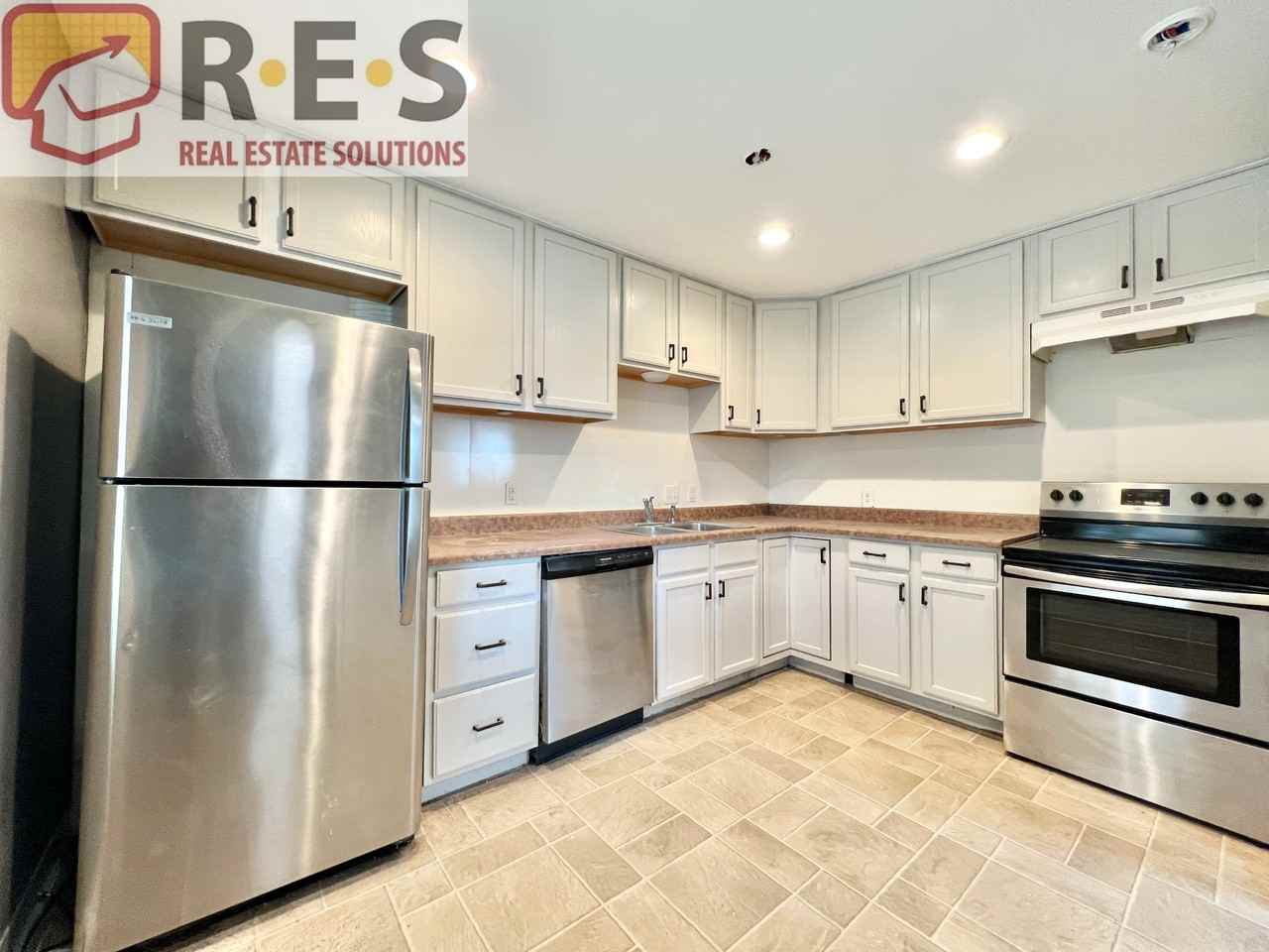 1949 Alton St - Photo 2 of 13
