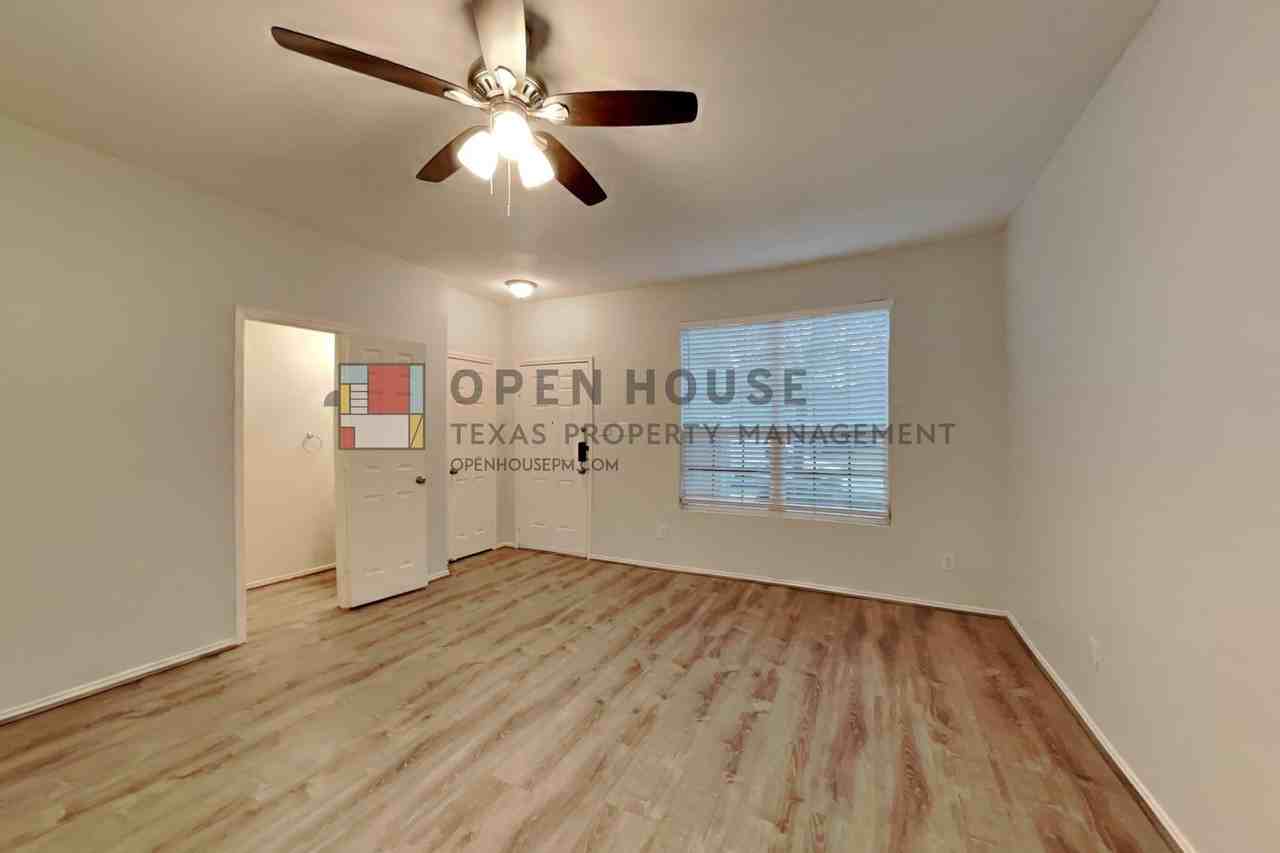 10352 Hidden Ford Dr - Photo 3 of 22
