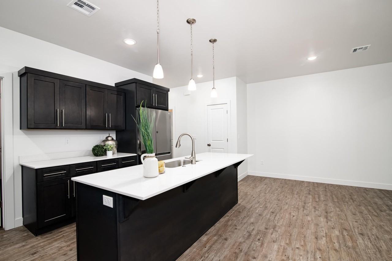 1055 W Province Way #115 - Photo 2 of 27