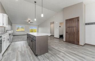 750 W Highpointe St - Photo 7 of 10