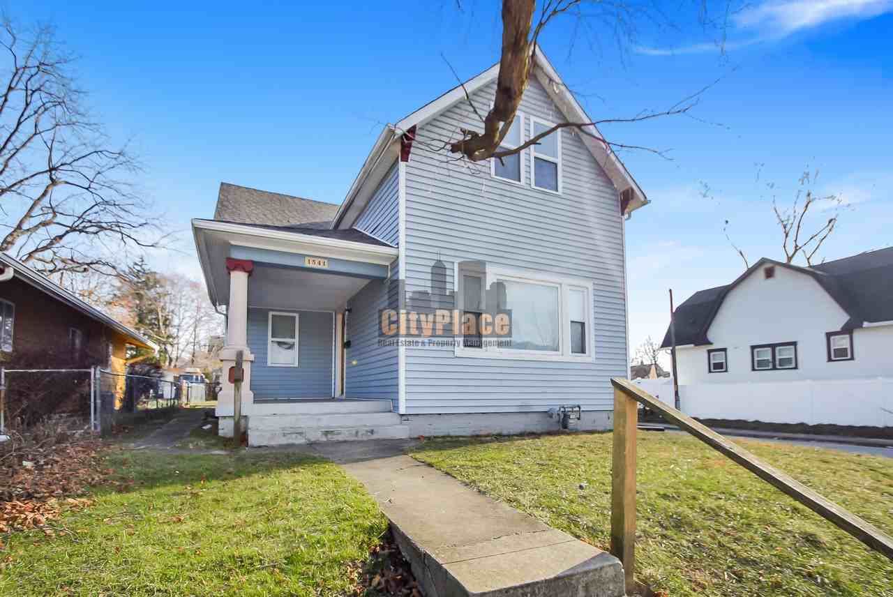 1541 Spruce St - Photo 3 of 20