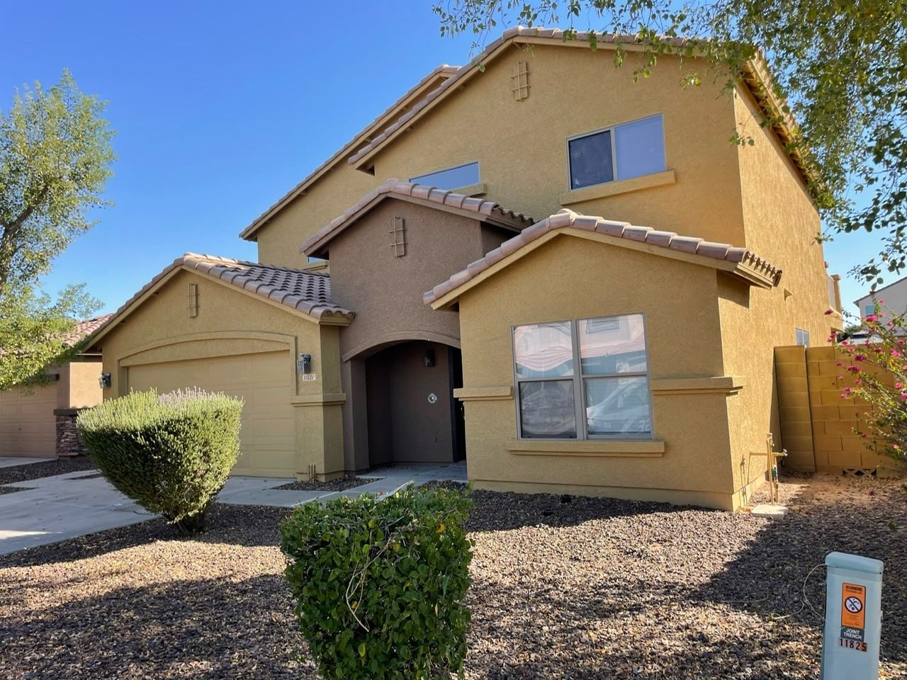 11821 W Hopi St - Photo 4 of 48