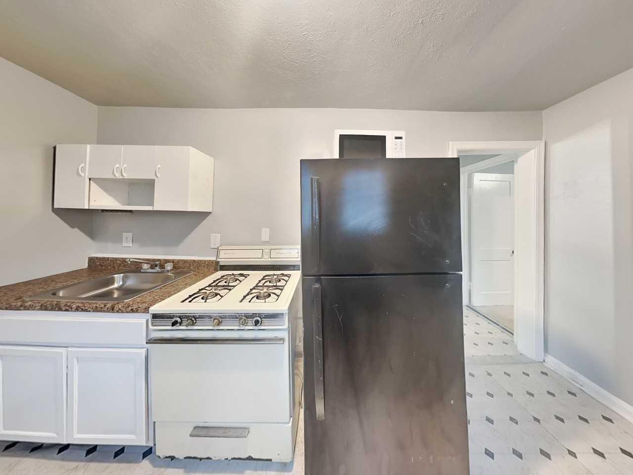 946 Ira St Sw - Photo 5 of 11