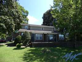featured image of 736 Greenland Dr