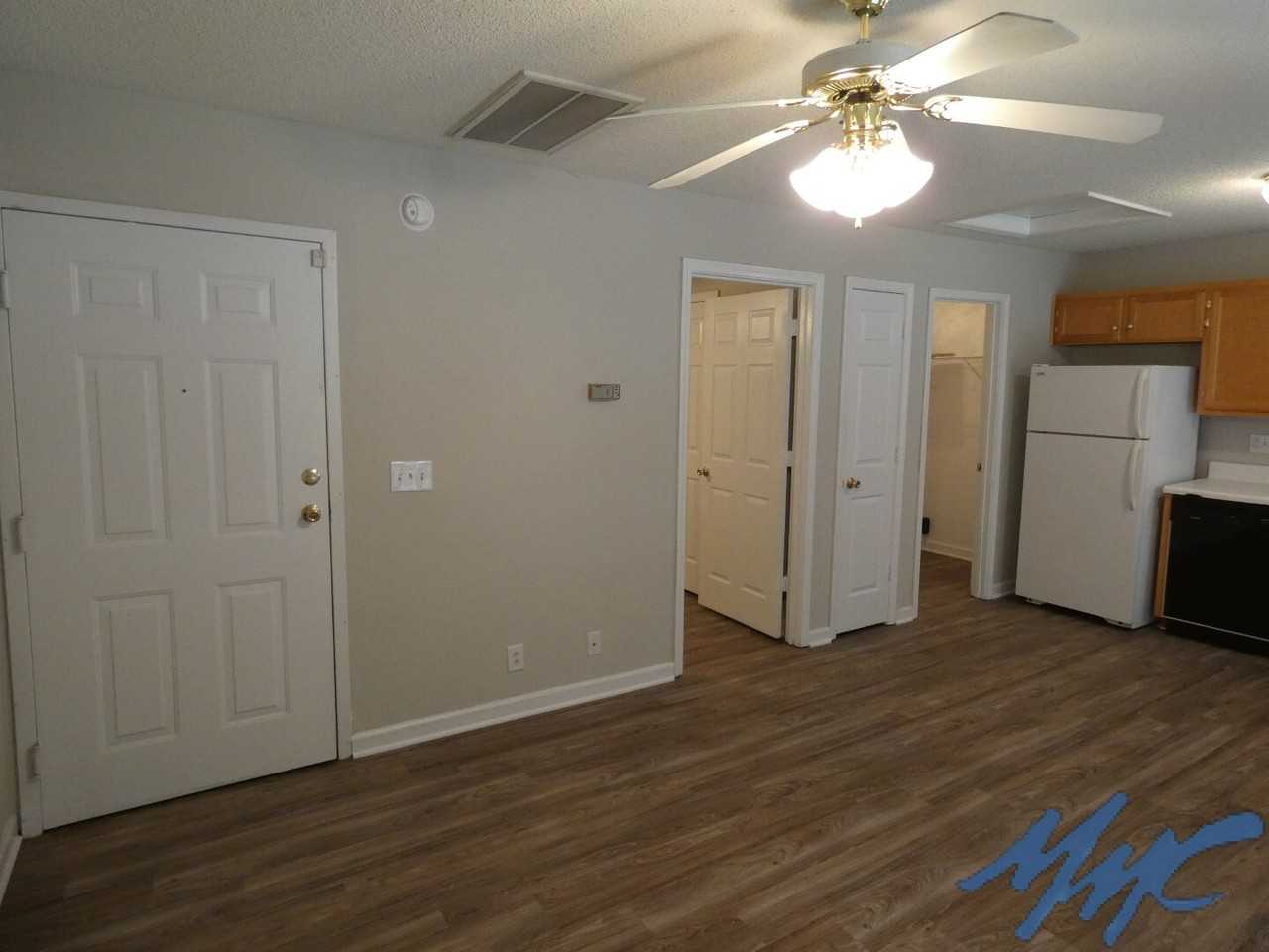 736 Greenland Dr - Photo 4 of 12