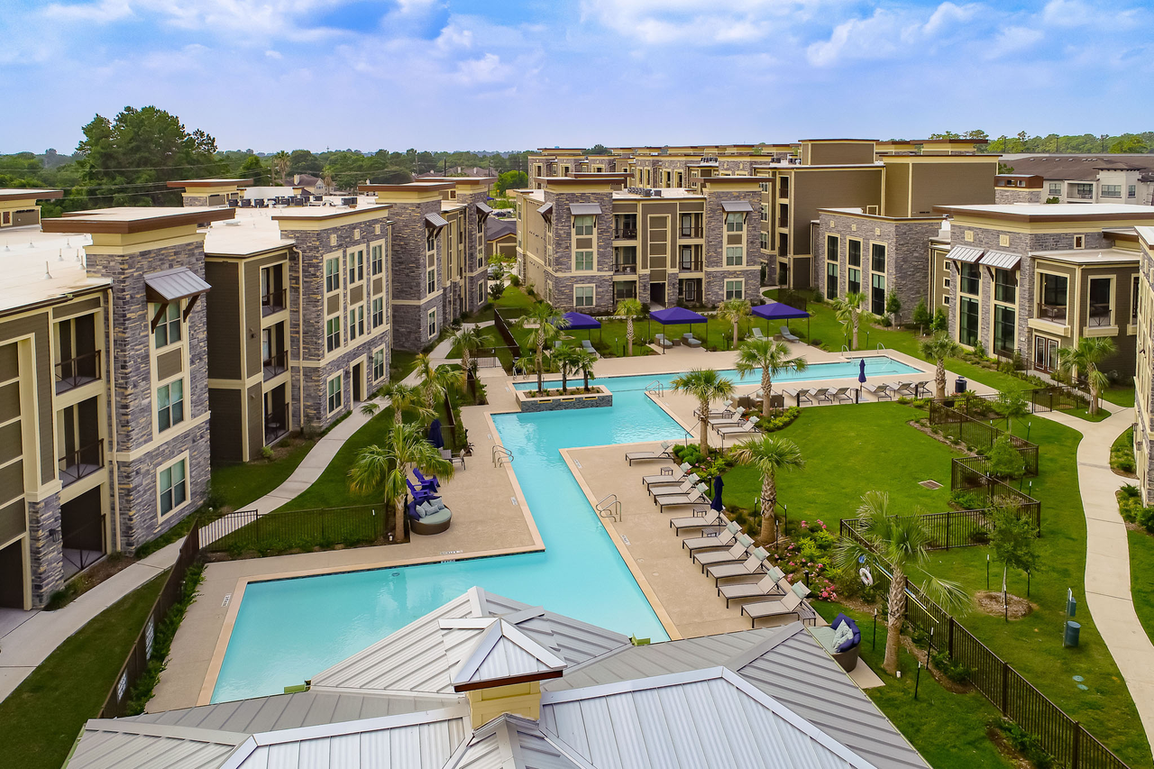 Park on Napoli - Photo 2 of 41