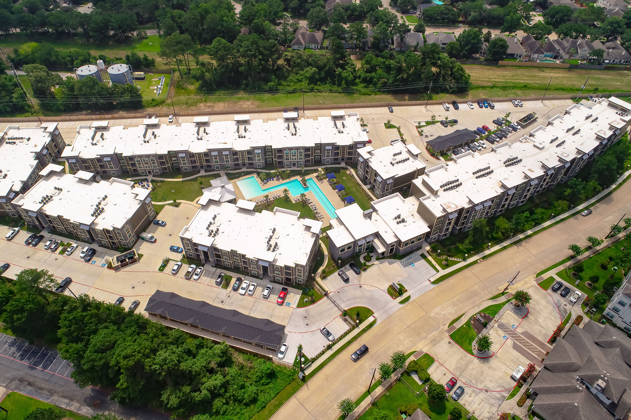 Park on Napoli - Photo 5 of 41