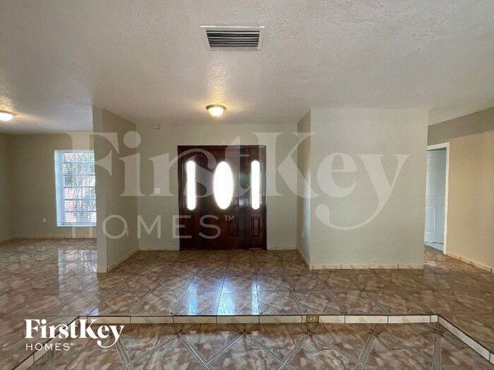 30 Ne 210th St - Photo 3 of 14