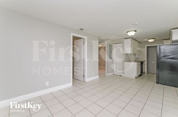 3108 E Powhatan Ave - Photo 3 of 15