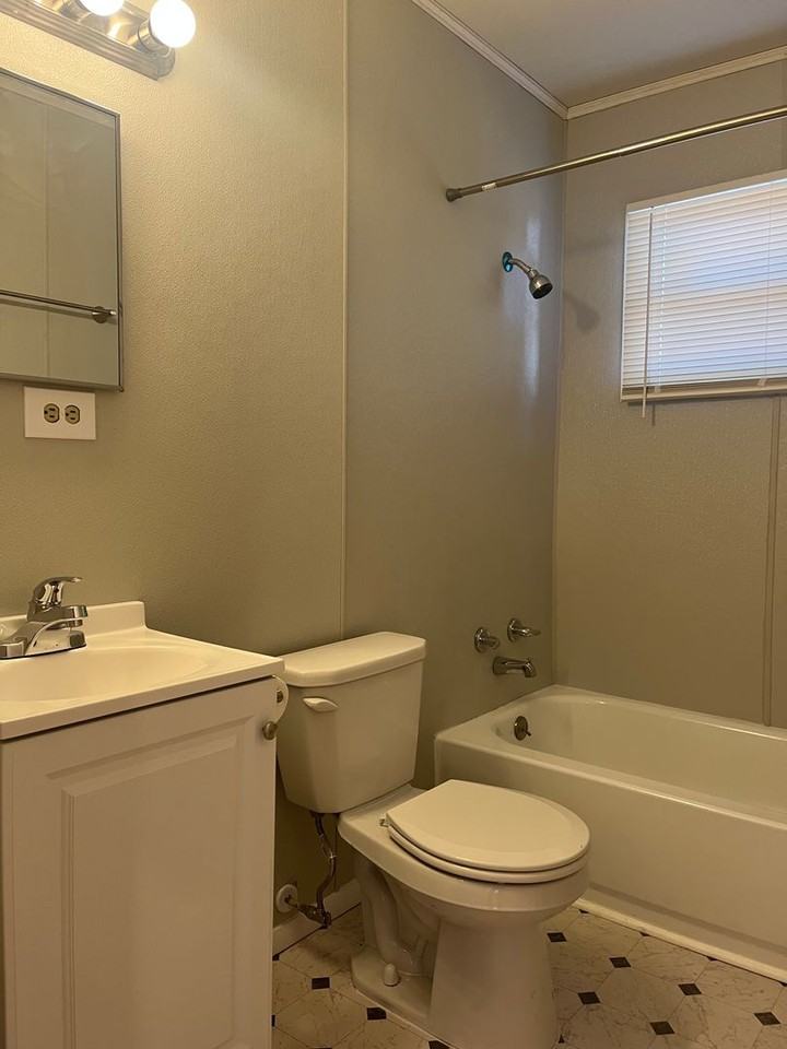 1400 Sw Afton St - Photo 6 of 10