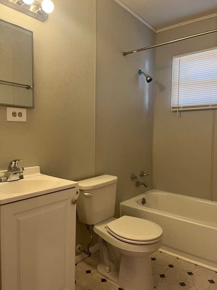 1400 Sw Afton St - Photo 7 of 10