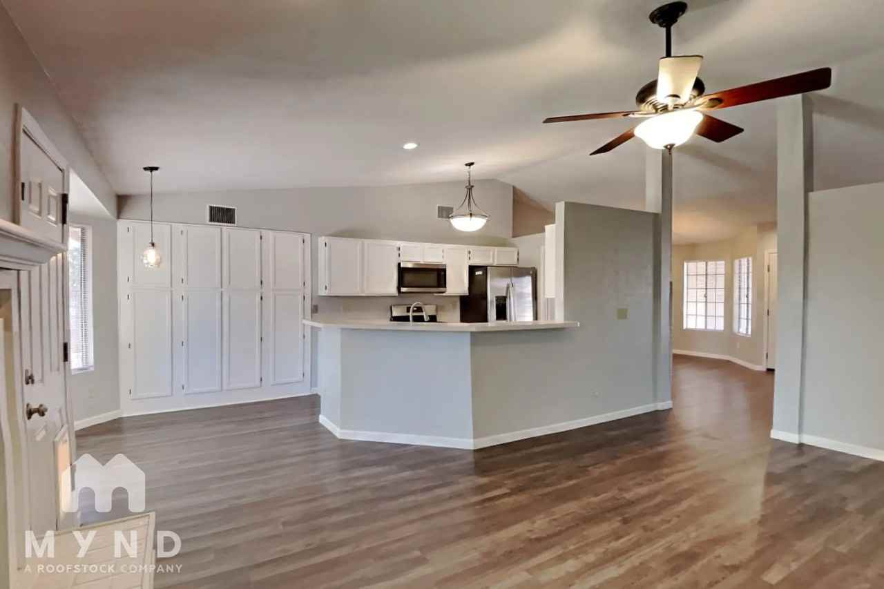 4683 W Bayberry St - Photo 3 of 28