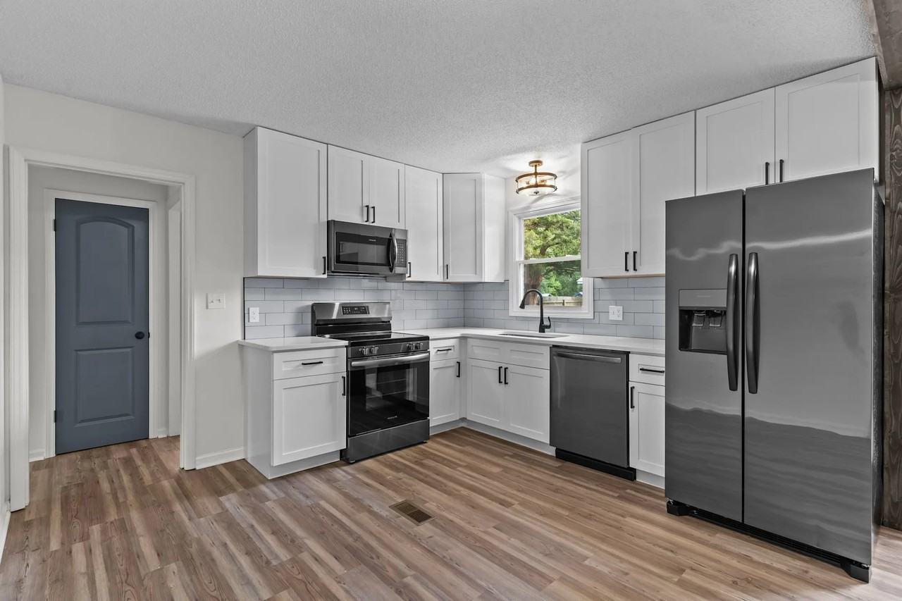 1235 Cherrytree Rd Ne - Photo 2 of 24