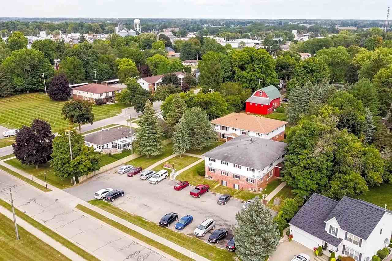 455 Colonial Dr - Photo 2 of 19