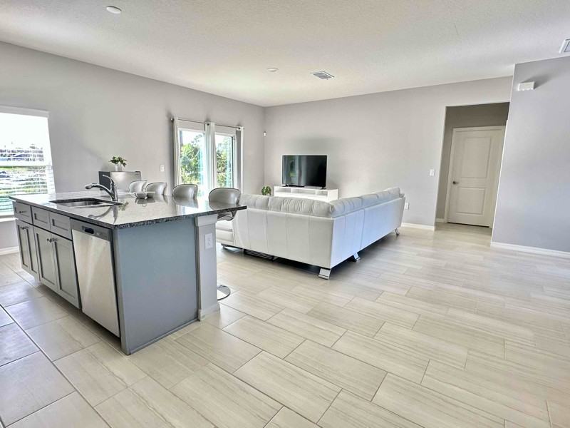 1530 Palatka Rd Se - Photo 6 of 15