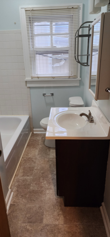 2064 E Ridge Rd - Photo 3 of 11