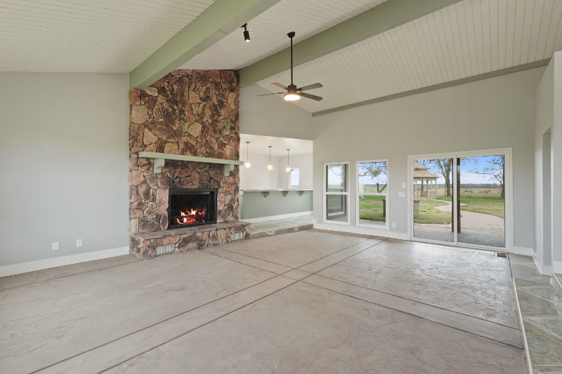 7525 Kemper Rd - Photo 2 of 19
