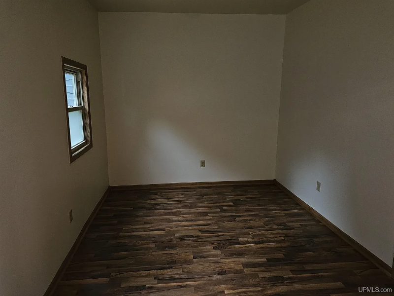 834 N Pine St - Photo 3 of 15