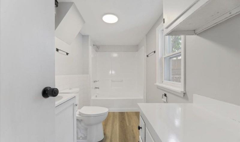 8008 State St - Photo 2 of 4