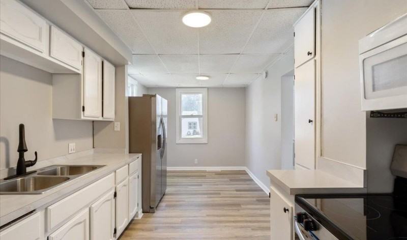 8008 State St - Photo 3 of 4