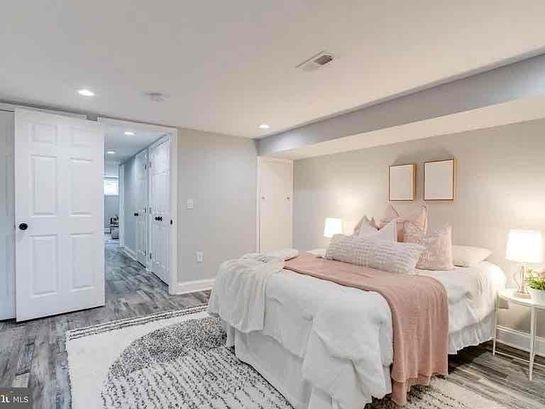 723 N Patterson Park Ave - Photo 4 of 6