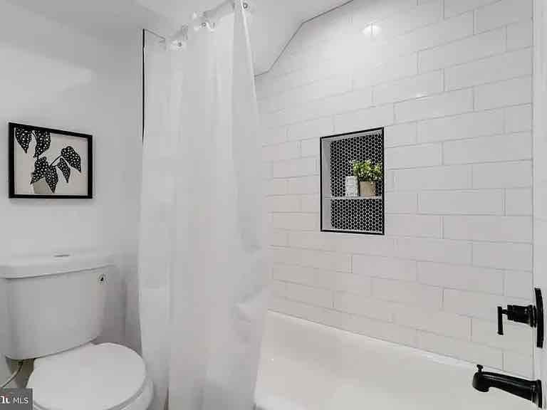 723 N Patterson Park Ave - Photo 6 of 6