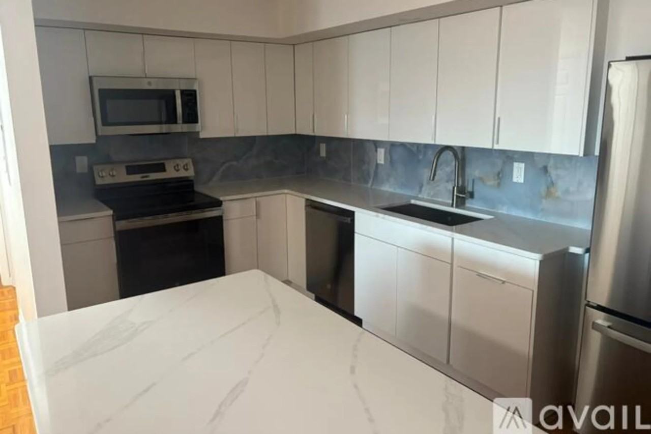 41 51 Wilson Avenue Unit 4 I - Photo 2 of 12