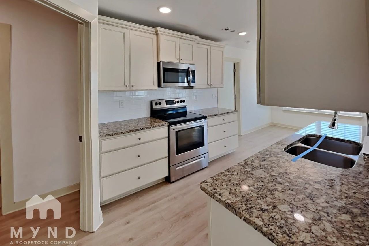 509 Eagle Dr - Photo 3 of 23