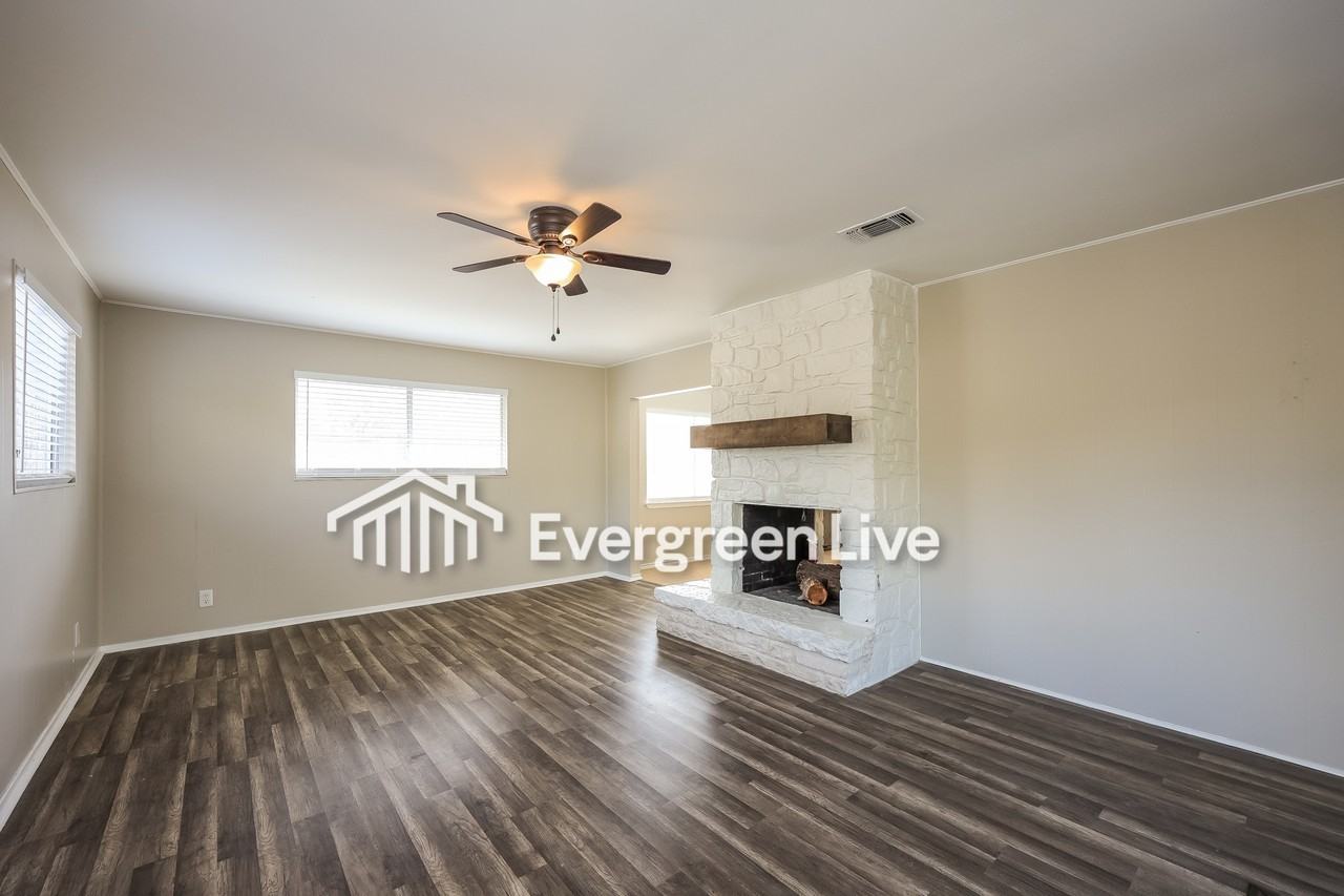 4719 El Vedado St - Photo 4 of 15