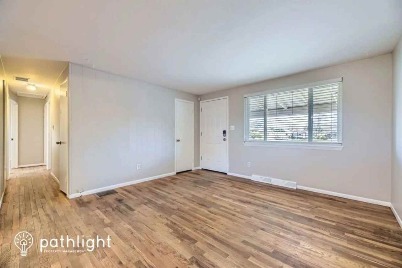 5237 Quay Ct - Photo 3 of 13