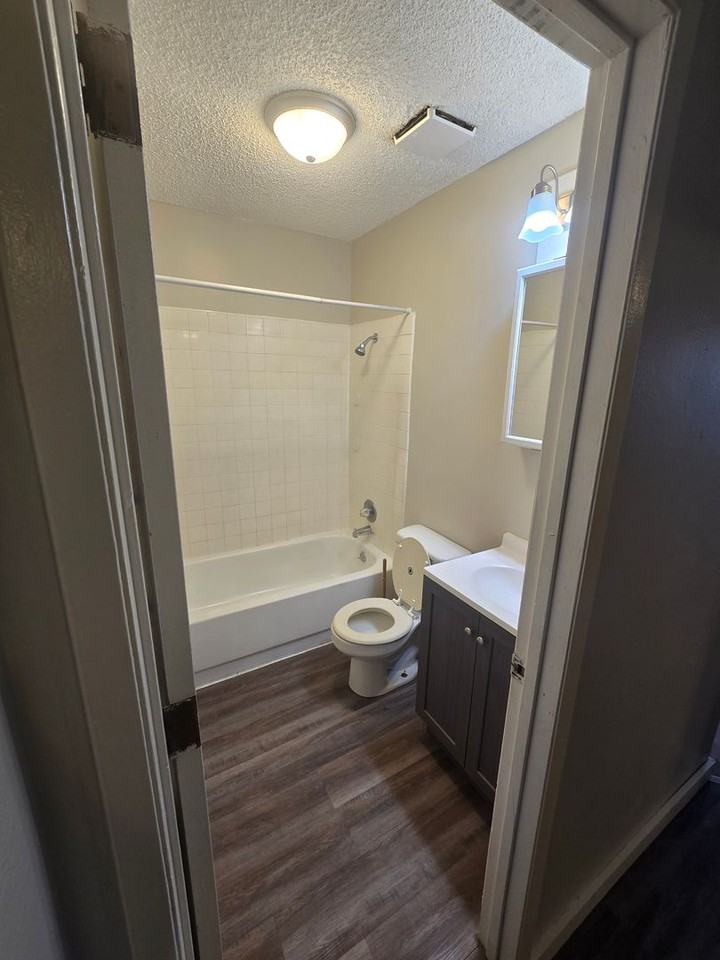 Sommerset Apartments - Photo 2 of 11