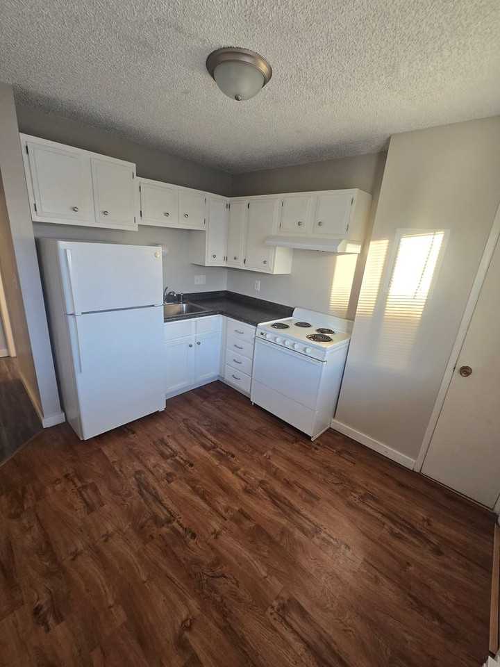 Sommerset Apartments - Photo 5 of 11