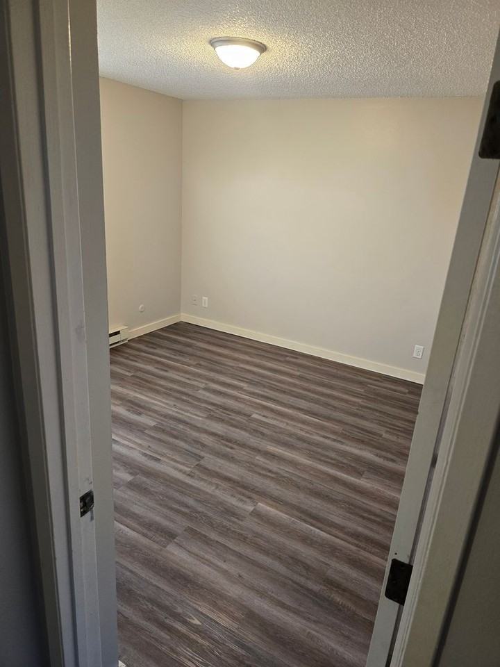 Sommerset Apartments - Photo 7 of 11