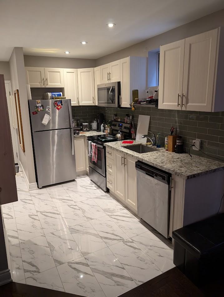 231 Albany Avenue - Photo 3 of 5