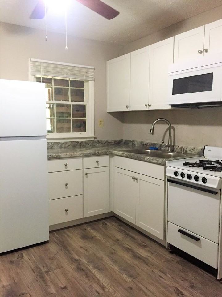 210 Lakewood Dr Se - Photo 6 of 11