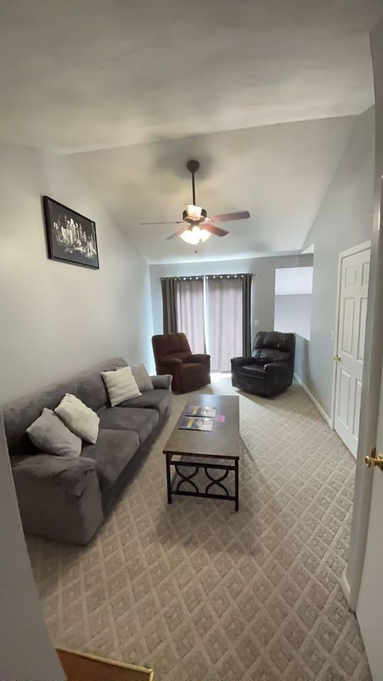 1456 Bradley Dr - Photo 4 of 20