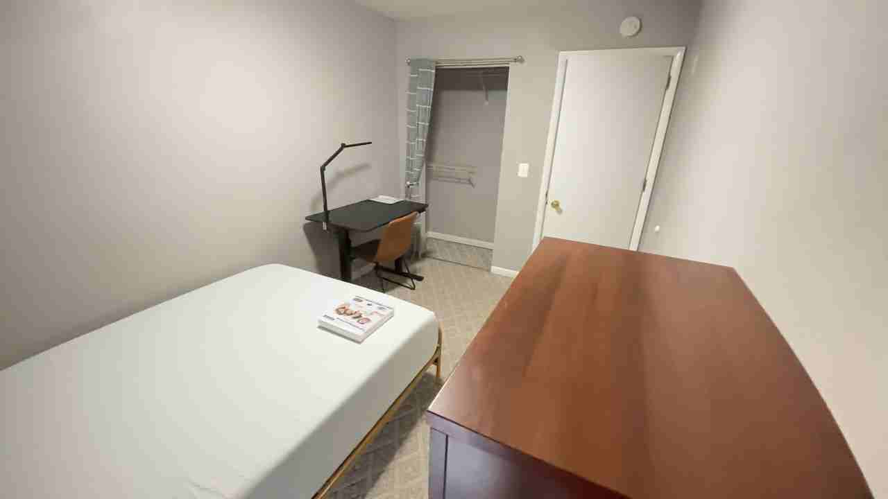 1456 Bradley Dr - Photo 5 of 20