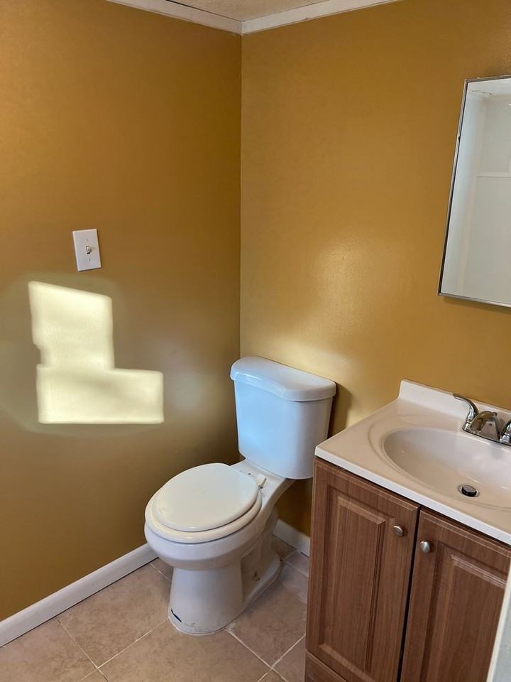 2011 Albany St - Photo 4 of 15